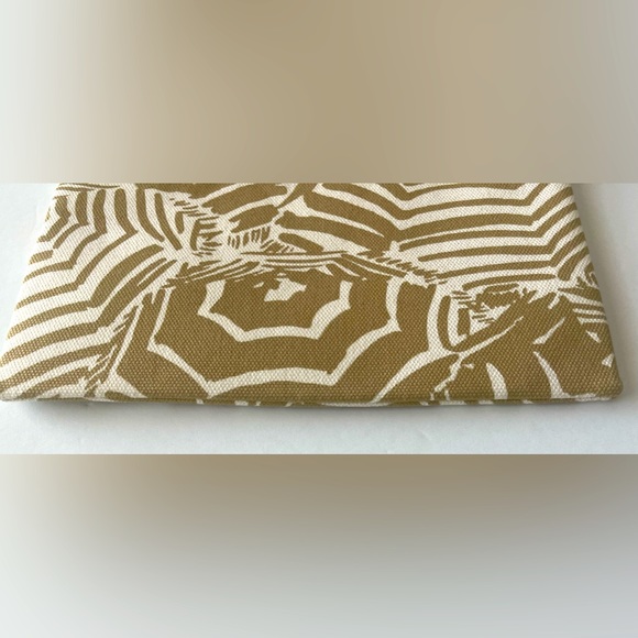 Lilly Pulitzer Gold Metallic "Oh Cabana Boy" Southside
Clutch New Without Tags - Picture 6 of 8